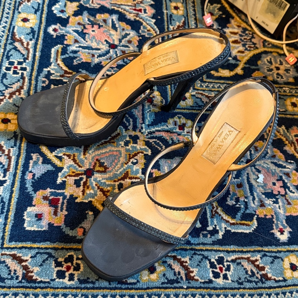 Vera wang navy Swarovski crystal strapy stiletto 4 & 3/4 inches heel size 7
